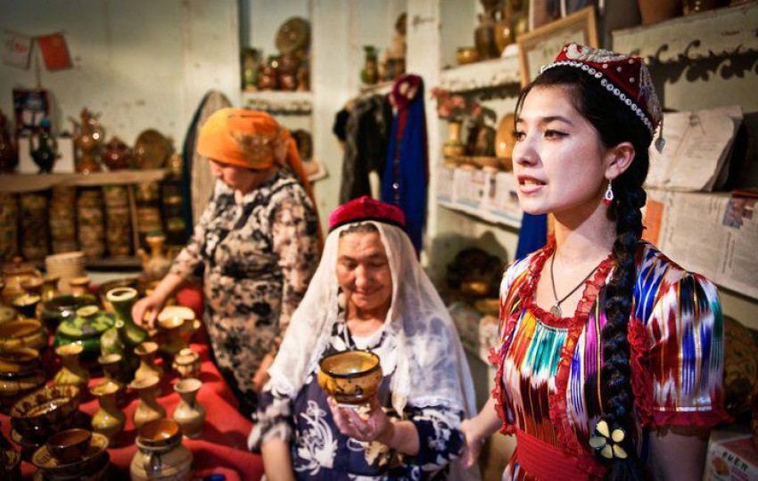 АТЛАС - отражение красоты уйгурских женщин